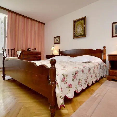Villa Stara Lipa